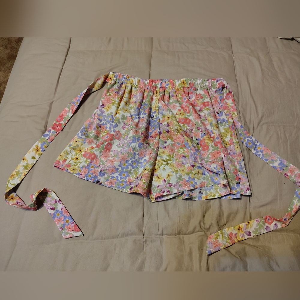 Live 4 Truth Brand,Floral Print Skorts with Tie Belt, Size L
